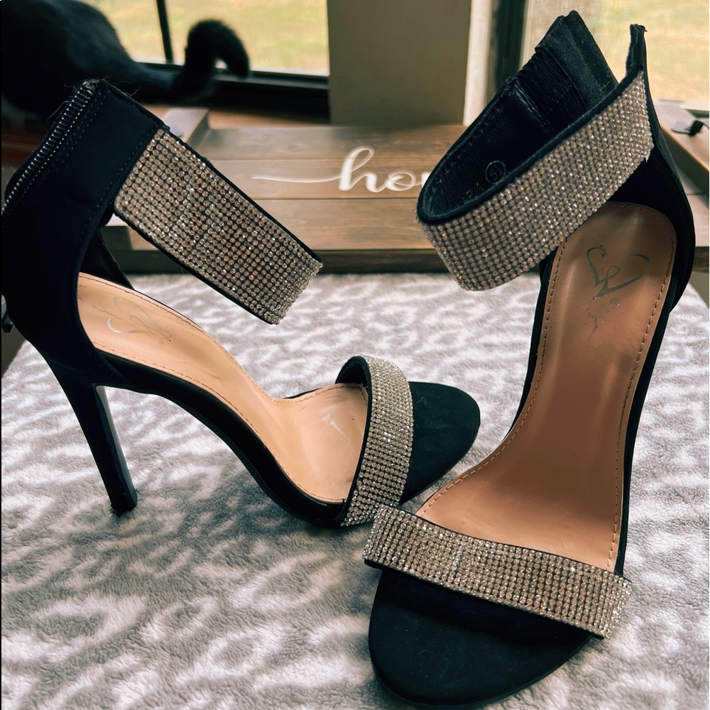 Windsor Heels! Size 5 1/2, Black And Silver Sparkly